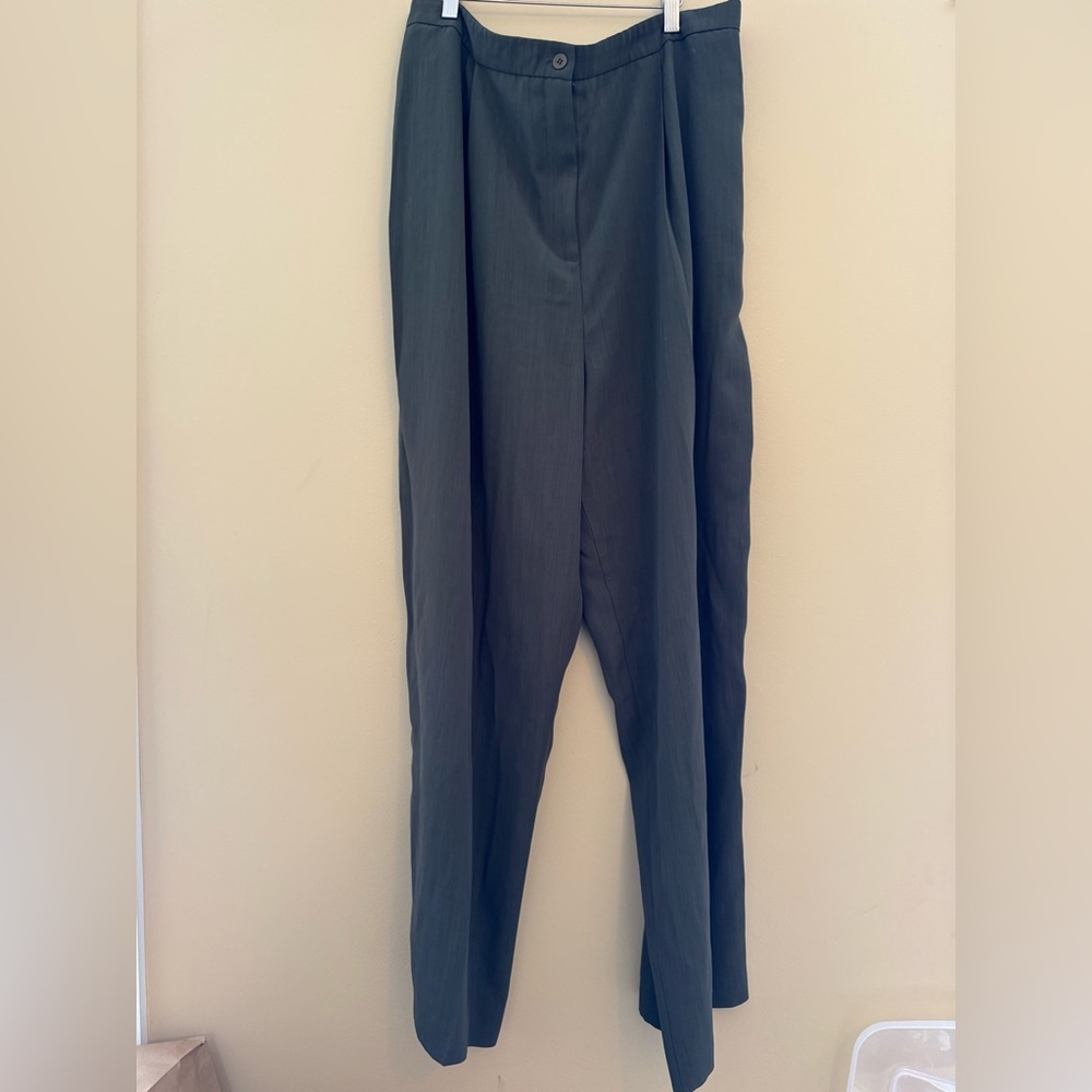High-Rise Wide-Leg Pants in sage Green